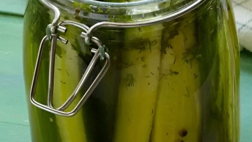 Bobby Flay Dill Pickles​